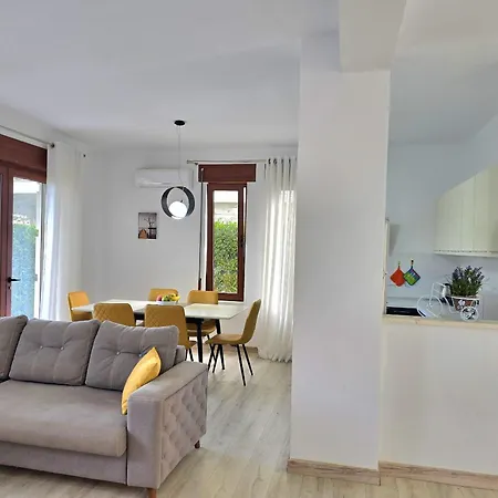Modern At Perla 245 *