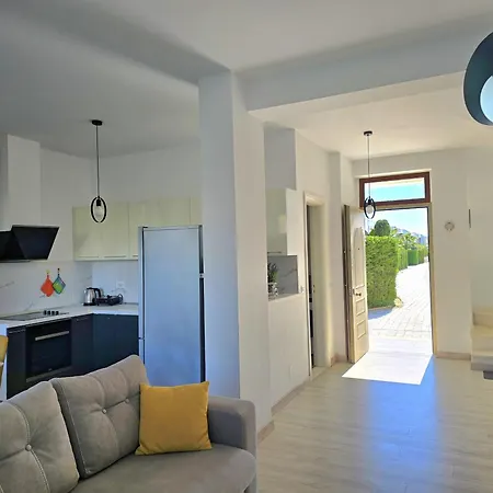 Modern At Perla 245 *