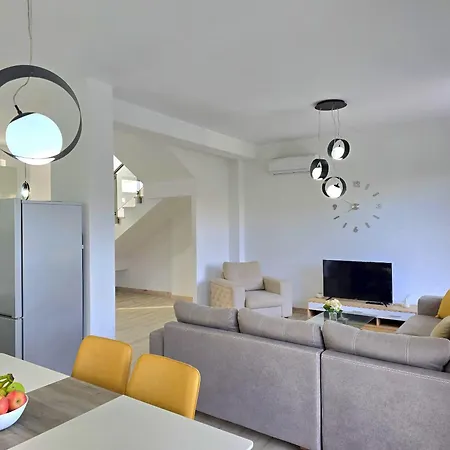 Villa Modern At Perla 245 Plazhi San Pietro